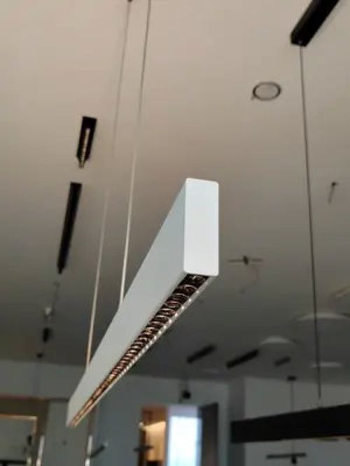 天花沒有射燈的情況下適合運(yùn)用上下發(fā)光的產(chǎn)品 無(wú)主燈設(shè)計(jì) 燈飾照明 源頭實(shí)力廠家 燈具搭配